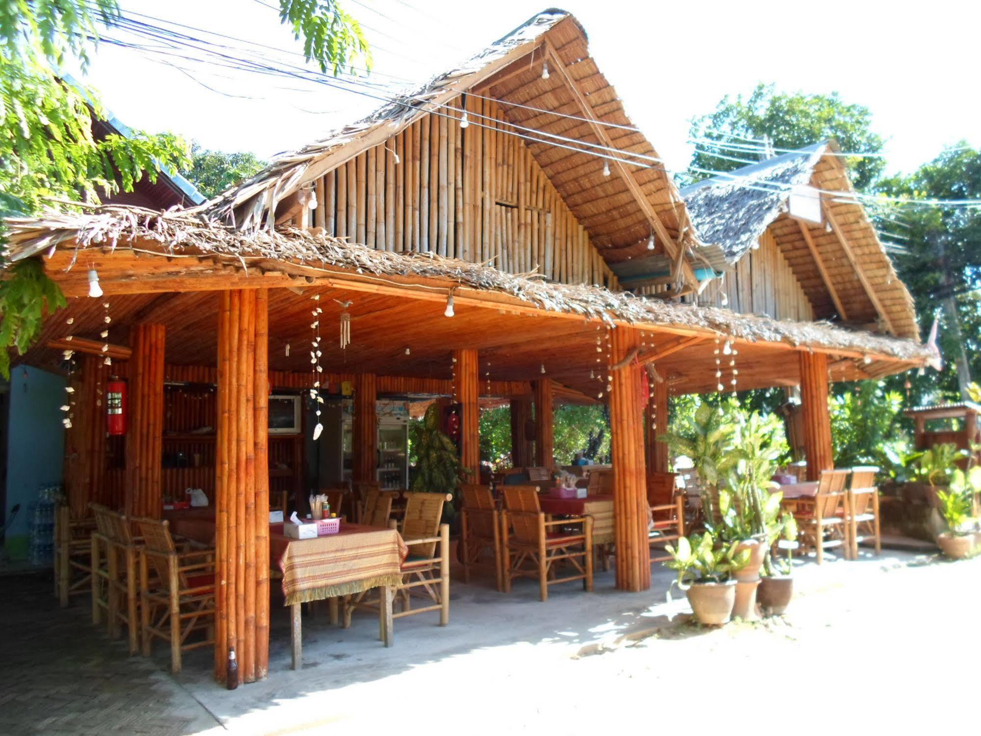 Baan Kuasakul Resort Menam-part Kültér fotó